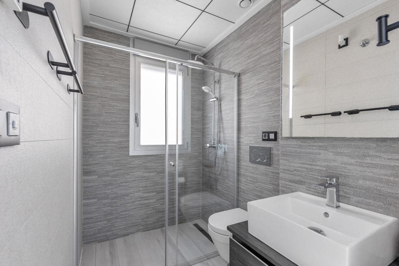 3 slaapkamer Villa te koop in Orihuela Costa met zwembad - € 590.000 (Ref: 9910114)