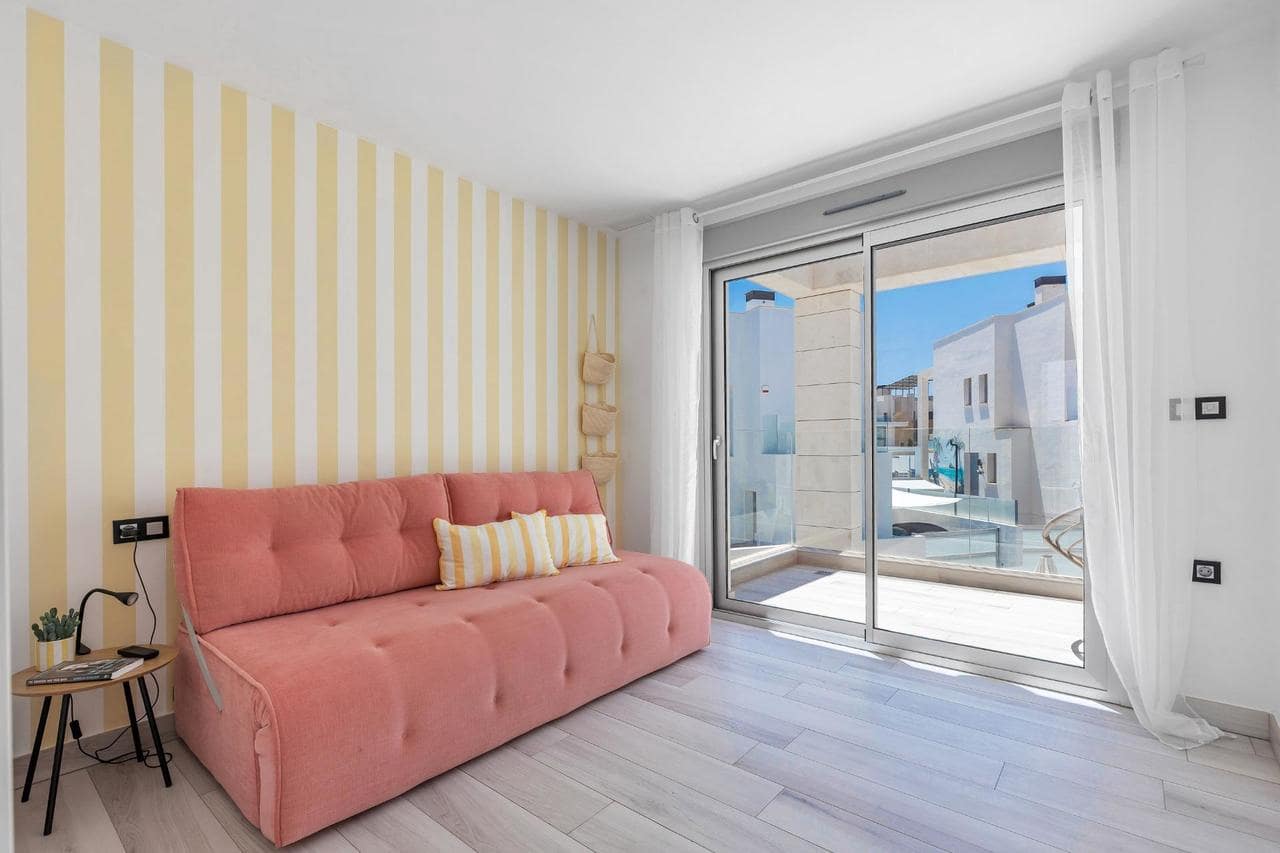 3 slaapkamer Villa te koop in Orihuela Costa met zwembad - € 590.000 (Ref: 9910114)