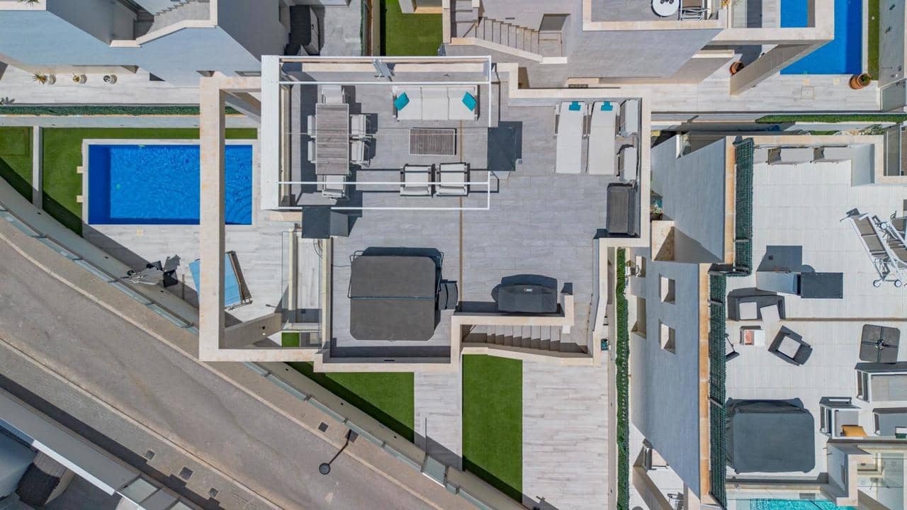 3 slaapkamer Villa te koop in Orihuela Costa met zwembad - € 590.000 (Ref: 9910114)