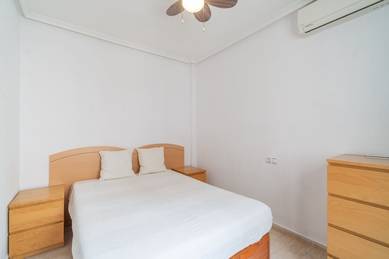 2 chambre Appartement à vendre à Orihuela Costa - 150 000 € (Ref: 9910122)