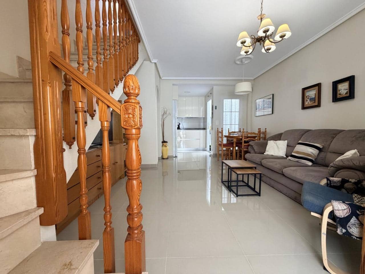 4 makuuhuone Omakotitalo myytävänä paikassa Torrevieja - 228 000 € (Ref: 9910124)