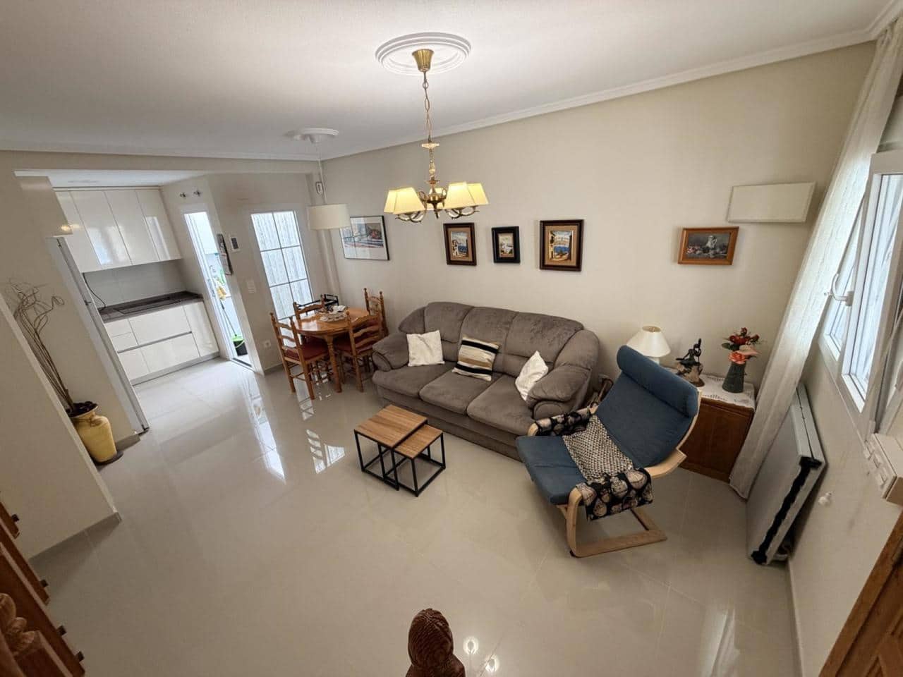 4 makuuhuone Omakotitalo myytävänä paikassa Torrevieja - 228 000 € (Ref: 9910124)