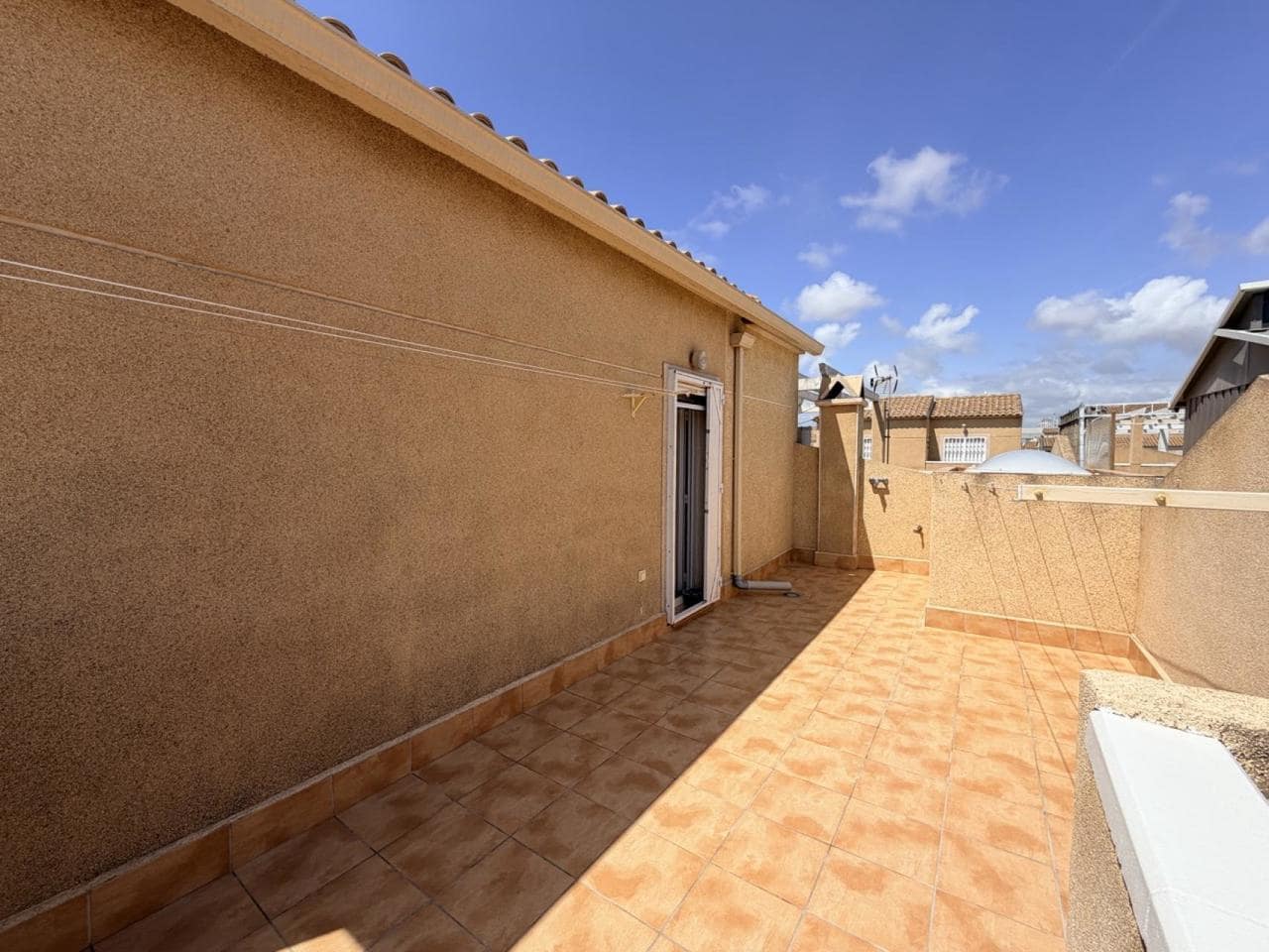 4 makuuhuone Omakotitalo myytävänä paikassa Torrevieja - 228 000 € (Ref: 9910124)