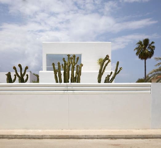 3 bedroom Villa for sale in Parque Central, Estepona with pool garage - € 1,100,000 (Ref: 9910156)