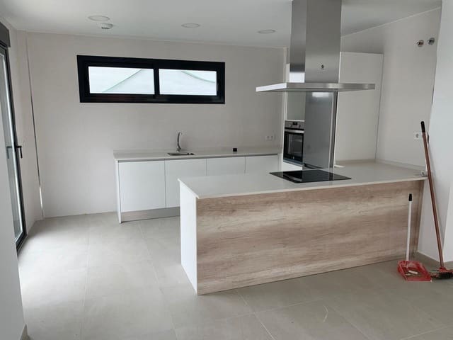 4 sovrum Villa till salu i Manilva Pueblo, Manilva med pool - 780 000 € (Ref: 9910209)