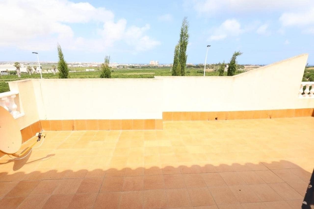 3 makuuhuone Omakotitalo myytävänä paikassa Torrevieja - 234 000 € (Ref: 9912695)
