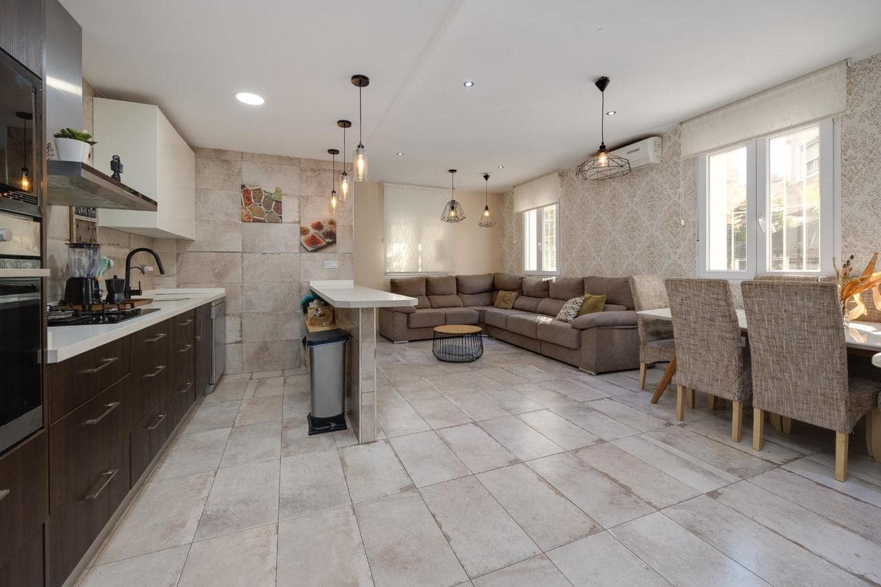 3 quarto Casa em Banda para venda em Torrevieja - 350 000 € (Ref: 9915326)