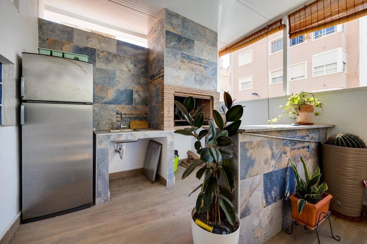 3 quarto Casa em Banda para venda em Torrevieja - 350 000 € (Ref: 9915326)