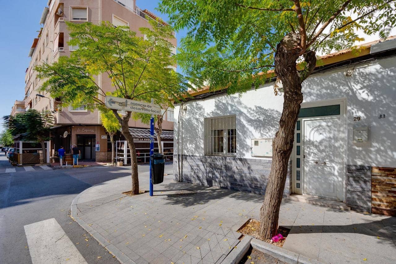 3 quarto Casa em Banda para venda em Torrevieja - 350 000 € (Ref: 9915326)