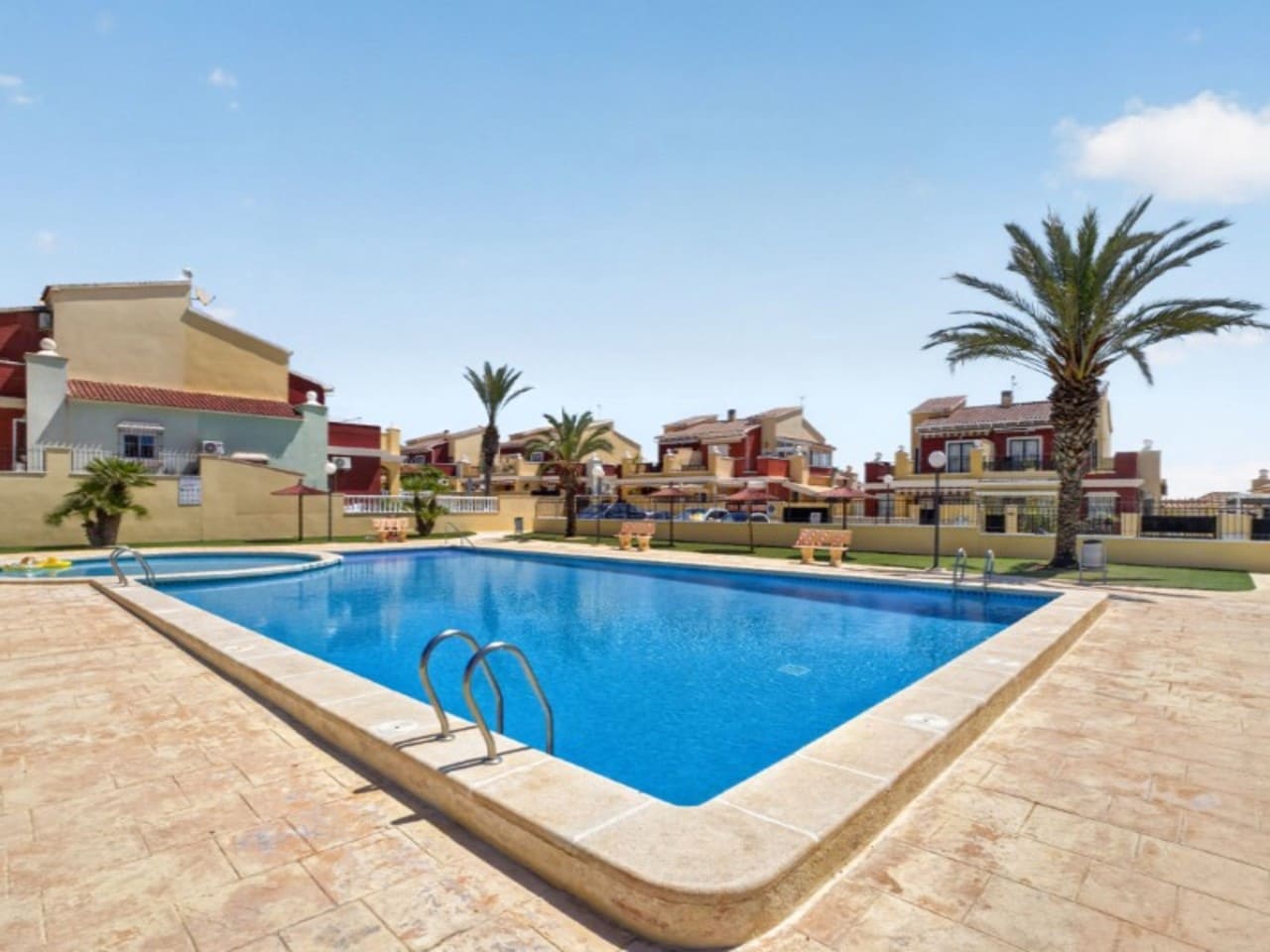 4 quarto Casa em Banda para venda em Torrevieja - 329 000 € (Ref: 9915327)