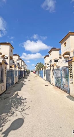 2 Zimmer Haus zu verkaufen in Zona Pueblo, Guardamar del Segura mit Pool - 159.500 € (Ref: 9915329)