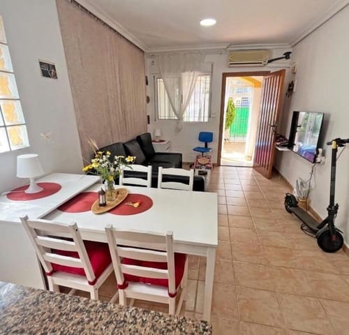 2 Zimmer Haus zu verkaufen in Zona Pueblo, Guardamar del Segura mit Pool - 159.500 € (Ref: 9915329)