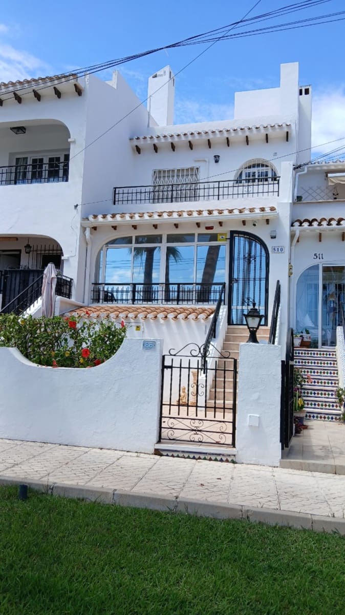 2 makuuhuone Omakotitalo myytävänä paikassa Orihuela Costa - 219 950 € (Ref: 9916515)