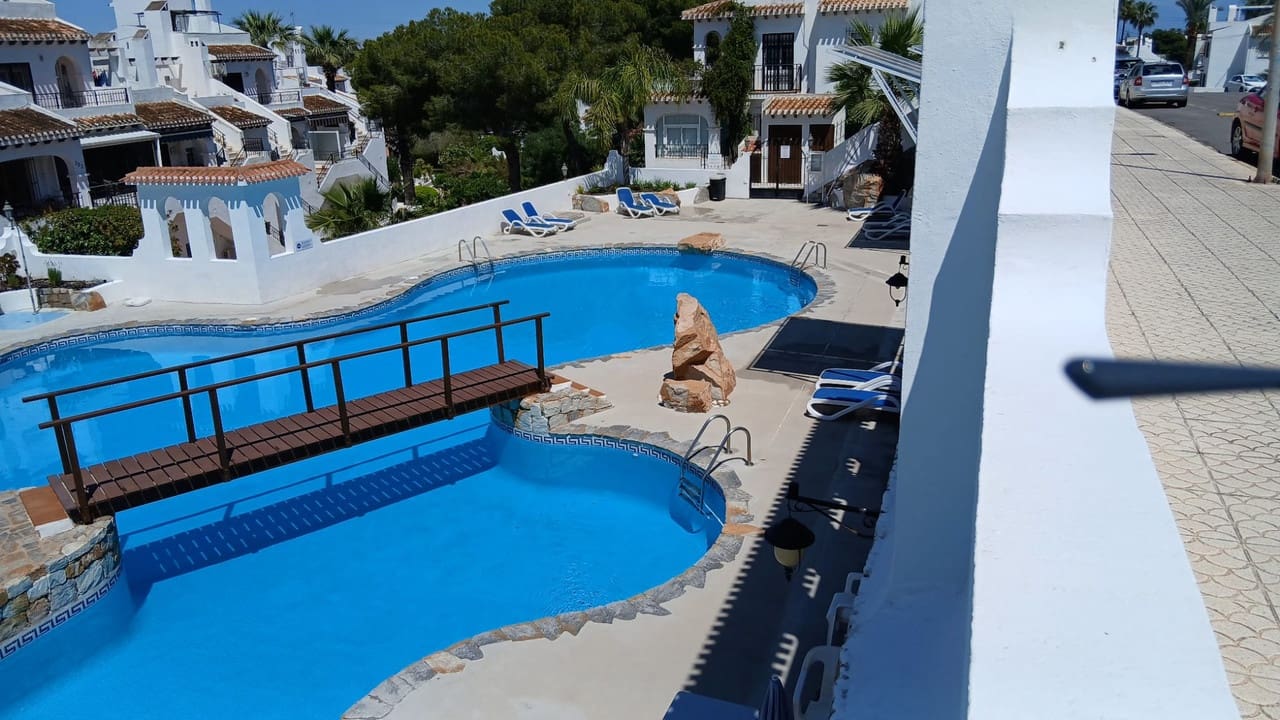 2 makuuhuone Omakotitalo myytävänä paikassa Orihuela Costa - 219 950 € (Ref: 9916515)