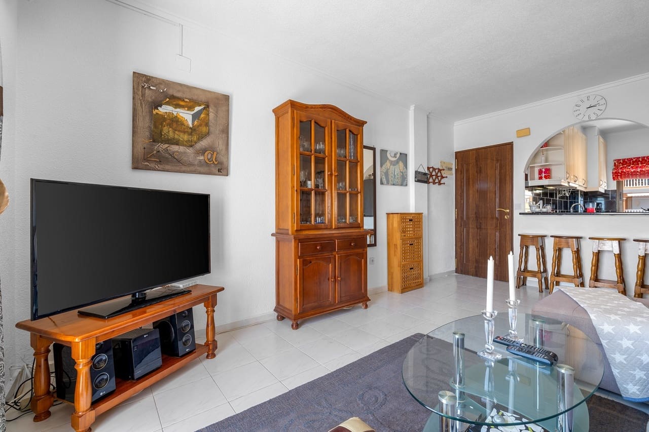 2 sovrum Lägenhet till salu i Torrevieja med pool - 165 000 € (Ref: 9917815)
