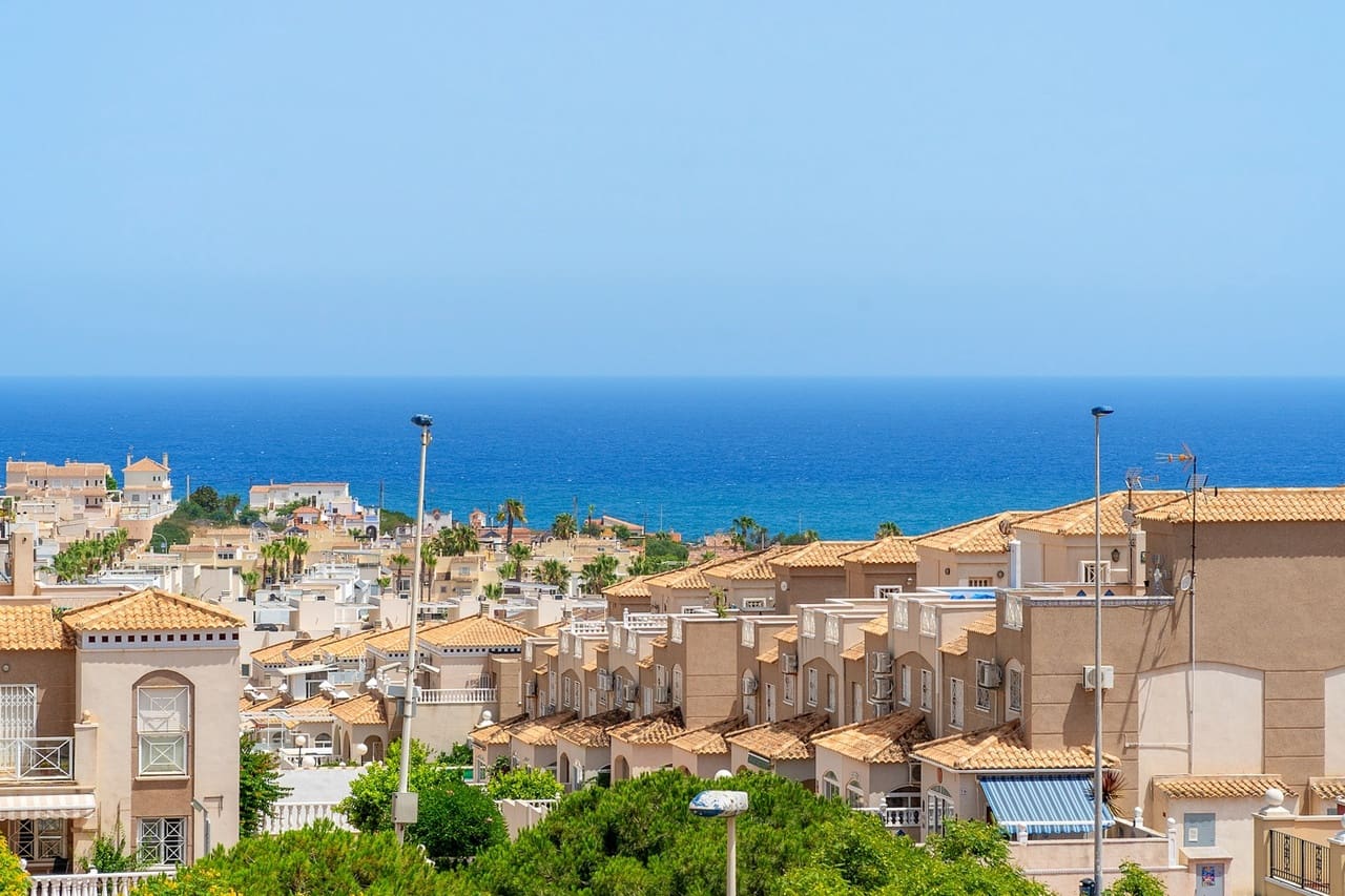 2 sovrum Lägenhet till salu i Torrevieja med pool - 165 000 € (Ref: 9917815)