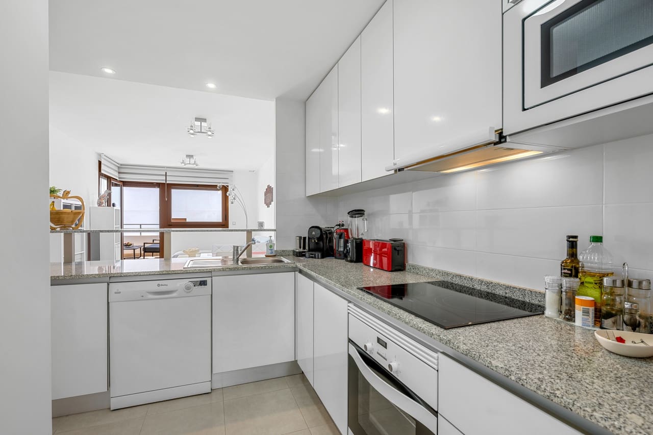 2 soverom Leilighet til salgs i Cabo Roig med svømmebasseng garasje - € 239 995 (Ref: 9920029)