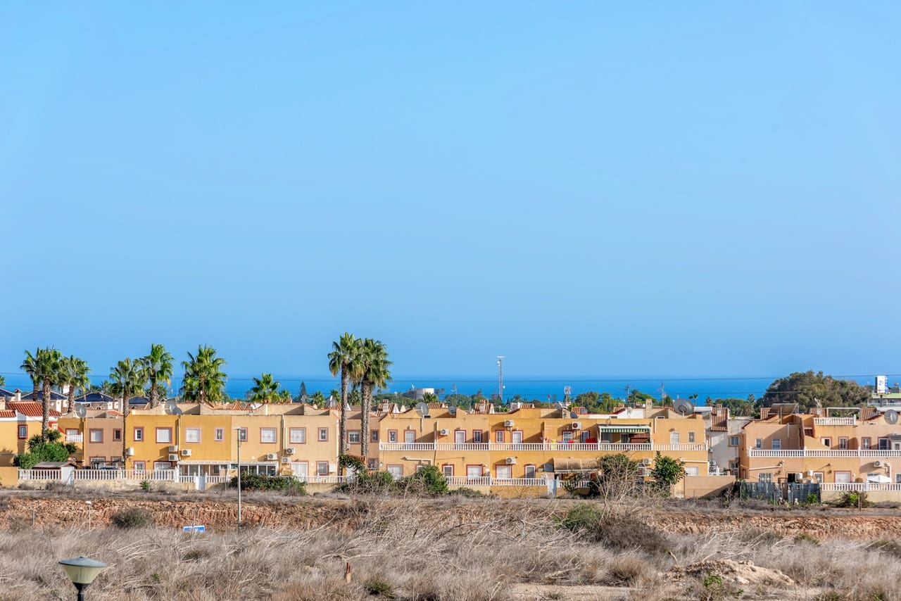 2 soverom Leilighet til salgs i Cabo Roig med svømmebasseng garasje - € 239 995 (Ref: 9920029)