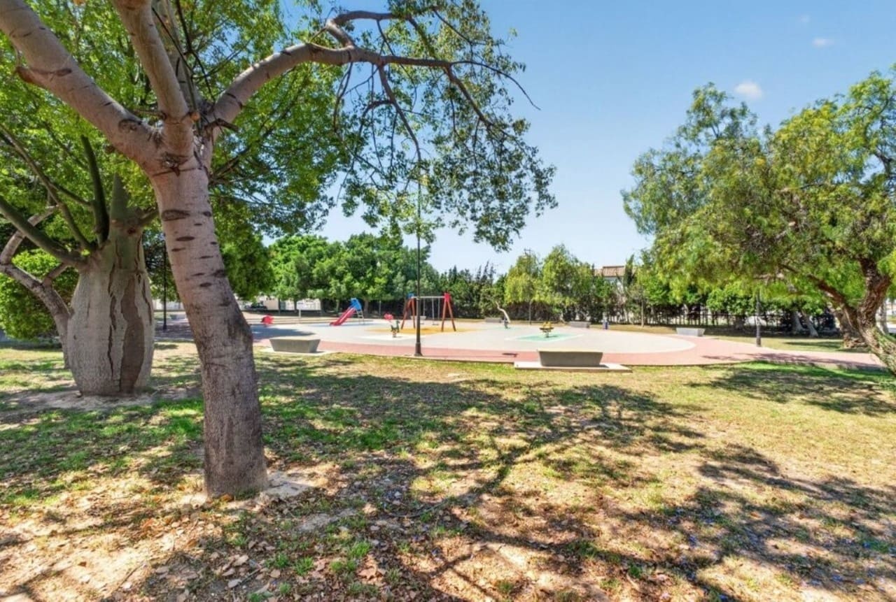 2 makuuhuone Kattohuoneisto myytävänä paikassa Torrevieja mukana uima-altaan - 144 000 € (Ref: 9921850)