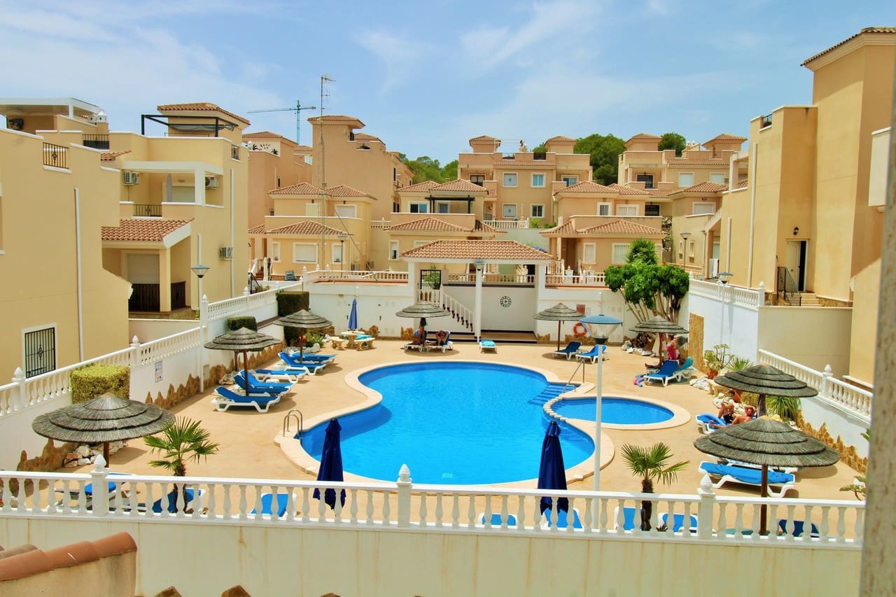 3 soveværelse Byhus til salg i San Miguel de Salinas med swimmingpool - € 209.990 (Ref: 9924223)