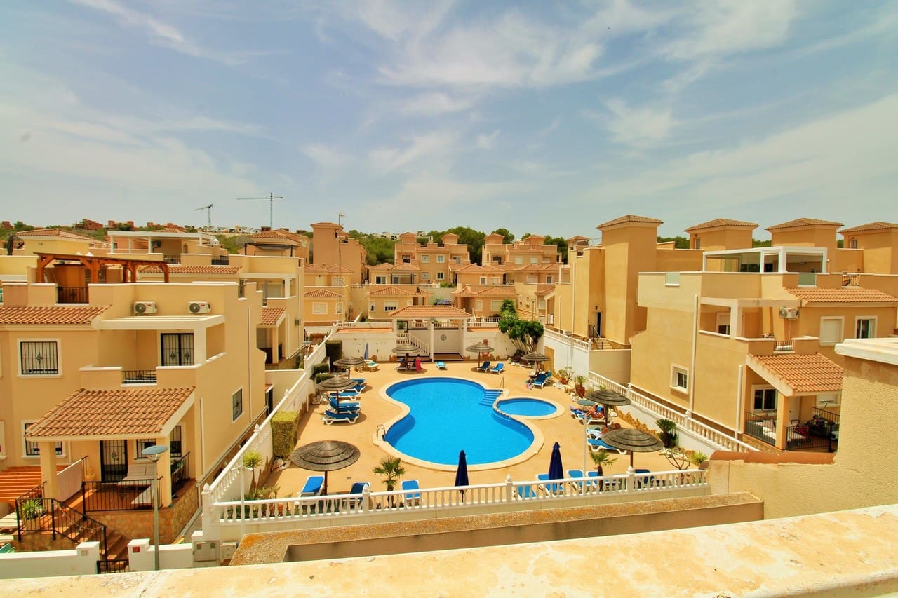 3 soveværelse Byhus til salg i San Miguel de Salinas med swimmingpool - € 209.990 (Ref: 9924223)