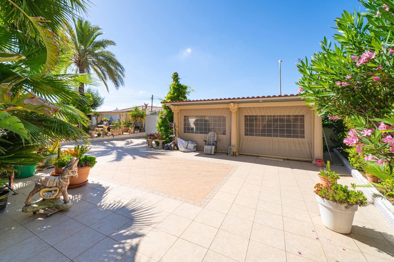 3 slaapkamer Villa te koop in Ciudad Quesada met zwembad garage - € 550.000 (Ref: 9924224)