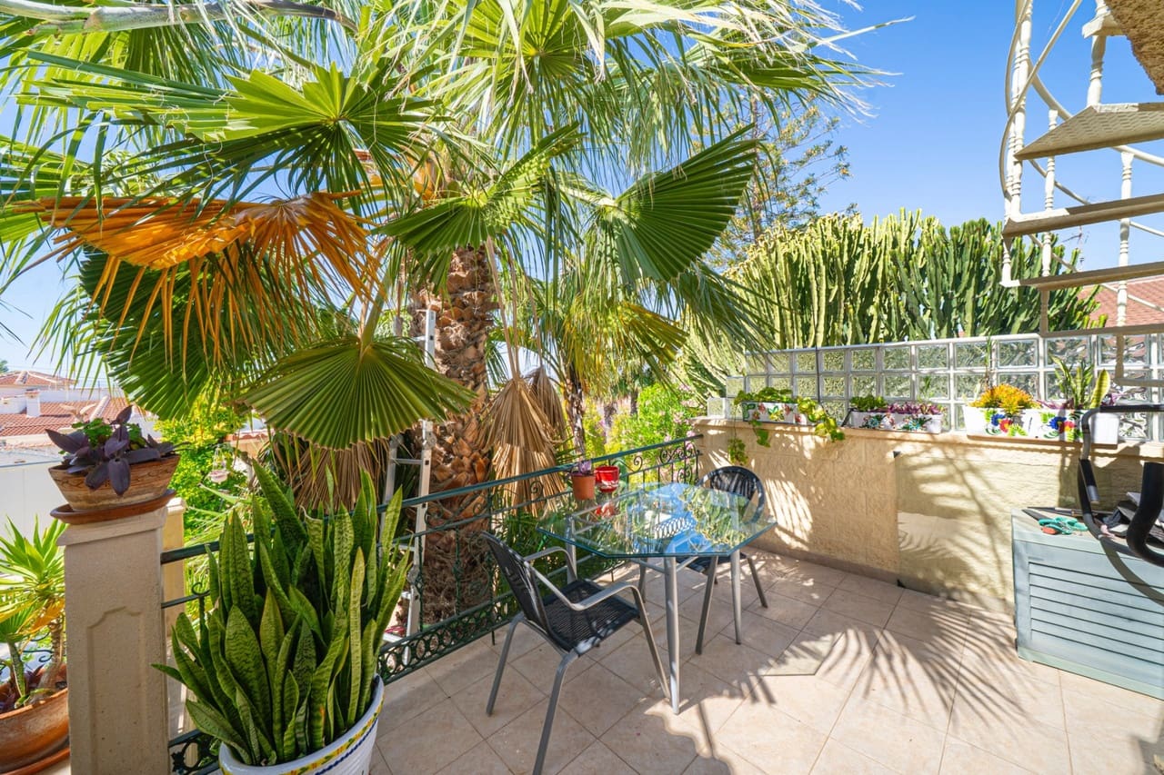 3 slaapkamer Villa te koop in Ciudad Quesada met zwembad garage - € 550.000 (Ref: 9924224)
