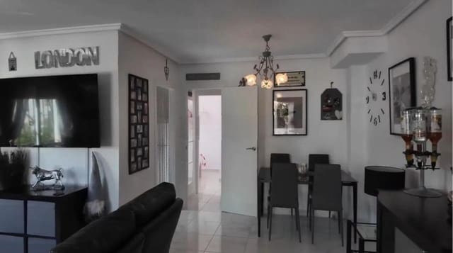 Casa de 3 habitaciones en Dehesa de Campoamor, Orihuela en venta con piscina - 255.900 € (Ref: 9924225)