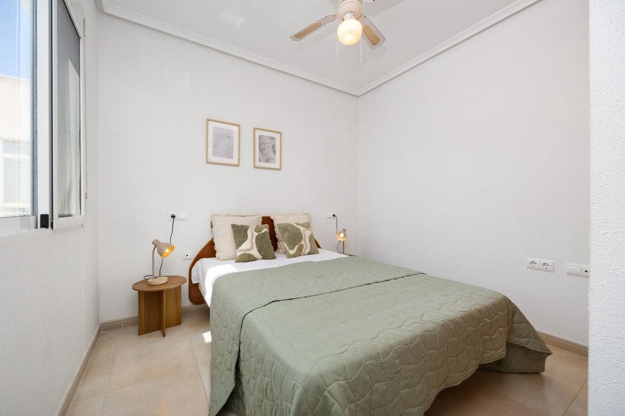 1 chambre Penthouse à vendre à Torrevieja - 140 000 € (Ref: 9926897)