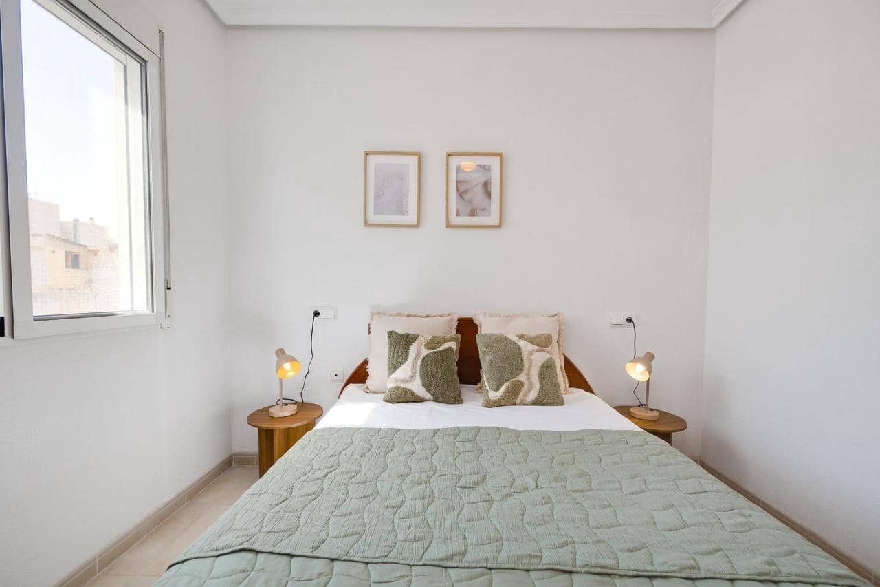 1 chambre Penthouse à vendre à Torrevieja - 140 000 € (Ref: 9926897)