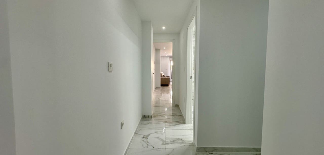 2 bedroom Apartment for sale in Torrevieja - € 239,000 (Ref: 9926898)