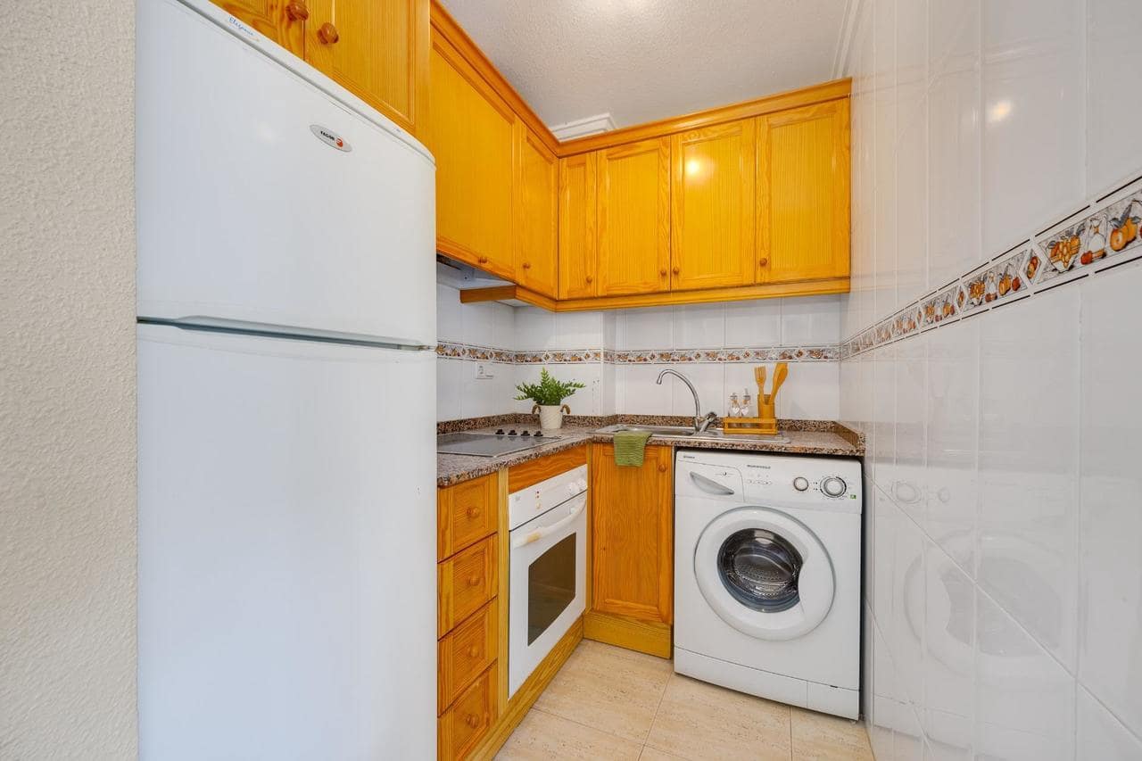 1 chambre Appartement à vendre à Torrevieja avec piscine - 137 500 € (Ref: 9926899)