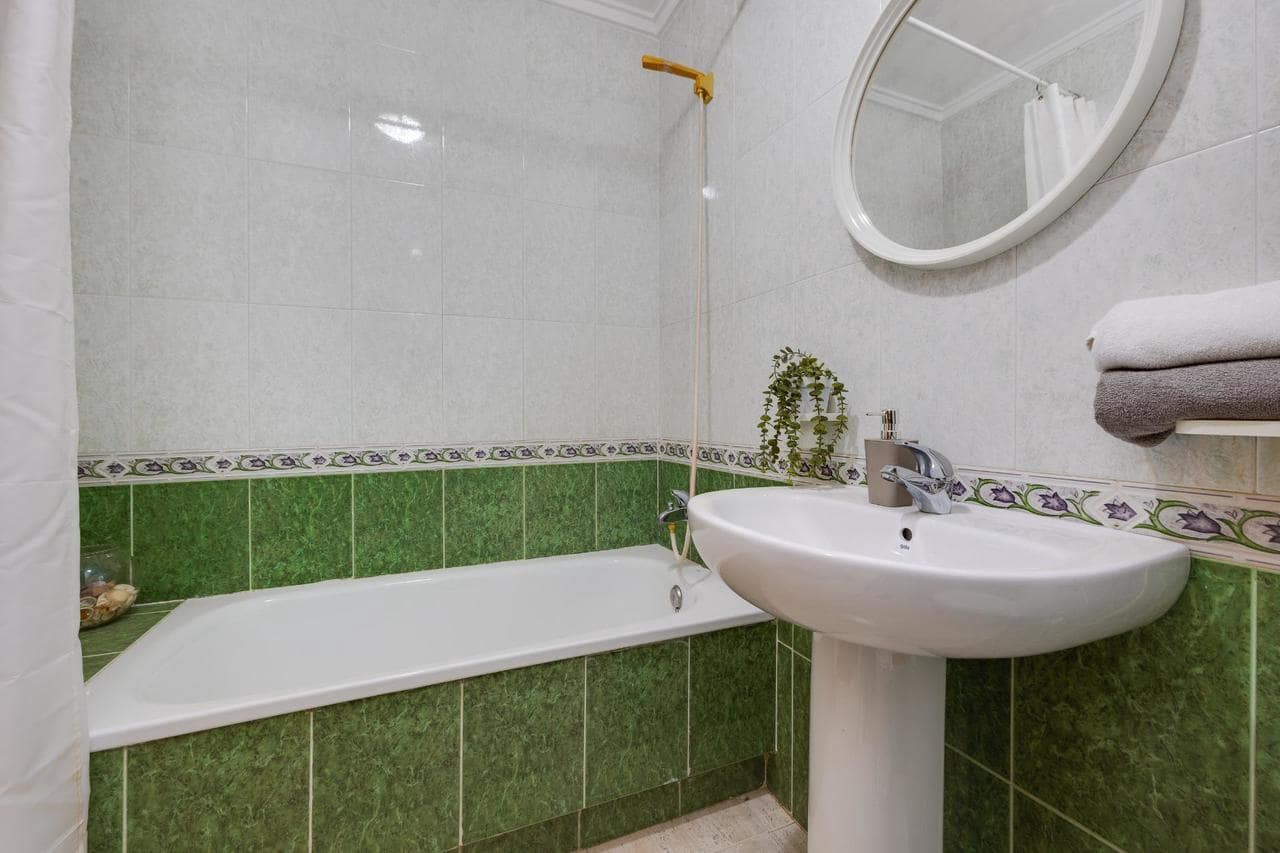 1 chambre Appartement à vendre à Torrevieja avec piscine - 137 500 € (Ref: 9926899)