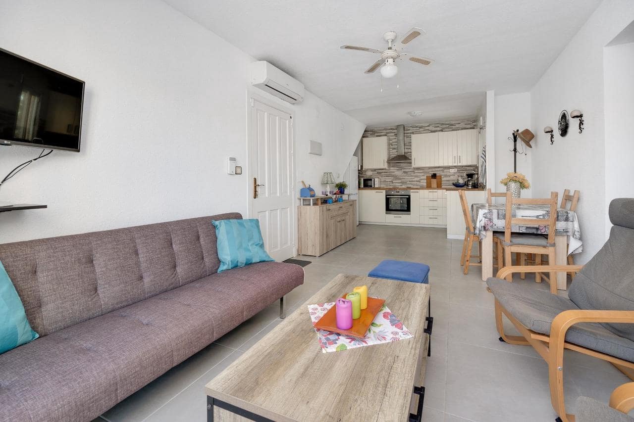 2 soveværelse Bungalow til salg i Torrevieja med swimmingpool - € 135.000 (Ref: 9926908)