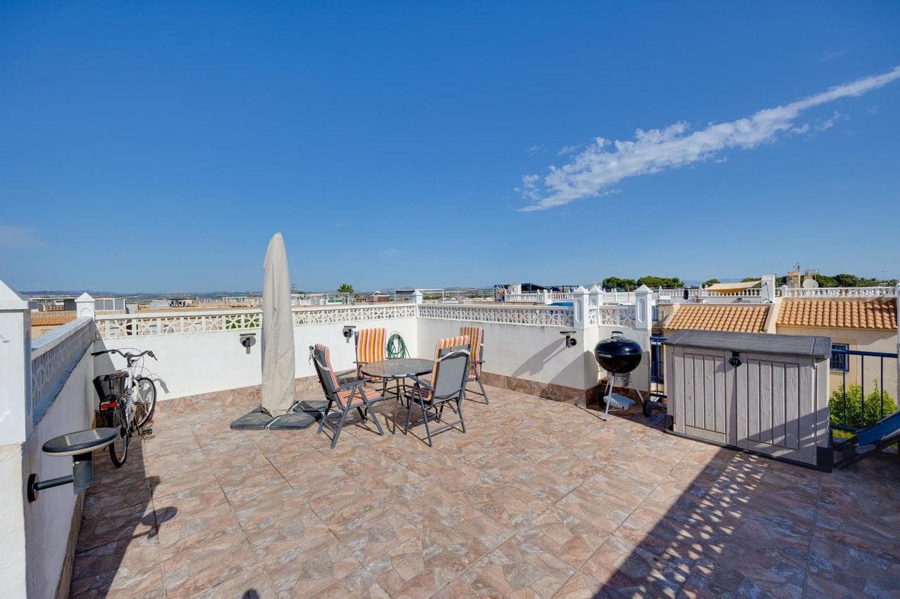 2 soveværelse Bungalow til salg i Torrevieja med swimmingpool - € 135.000 (Ref: 9926908)