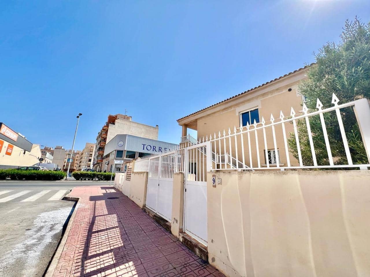 2 chambre Bungalow à vendre à Torrevieja avec piscine - 149 900 € (Ref: 9928887)