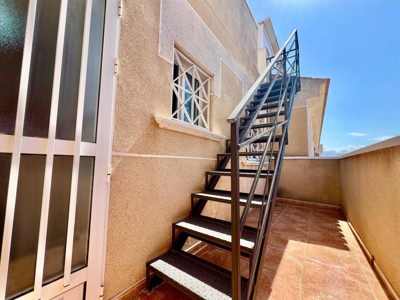 2 chambre Bungalow à vendre à Torrevieja avec piscine - 149 900 € (Ref: 9928887)