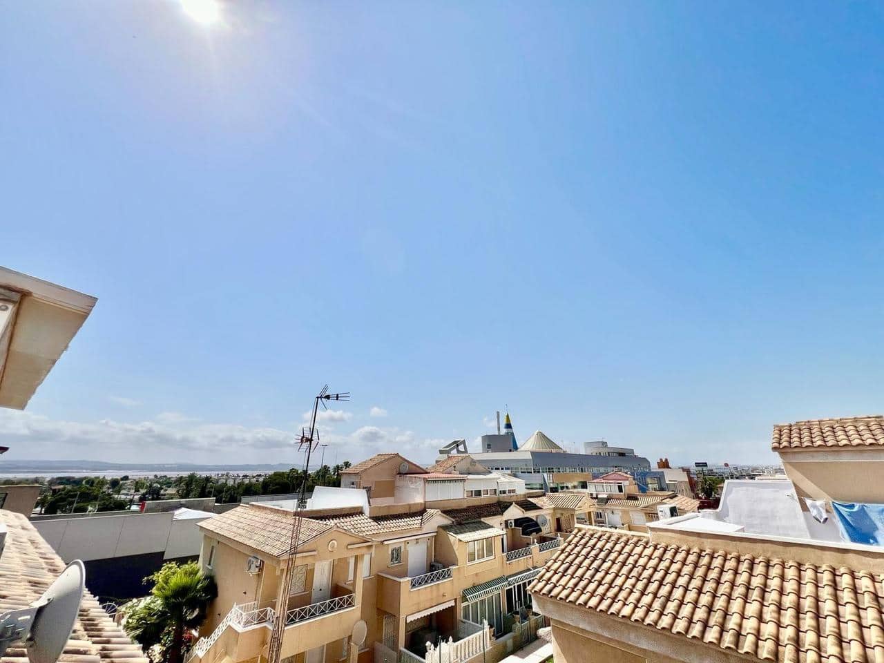 2 chambre Bungalow à vendre à Torrevieja avec piscine - 149 900 € (Ref: 9928887)