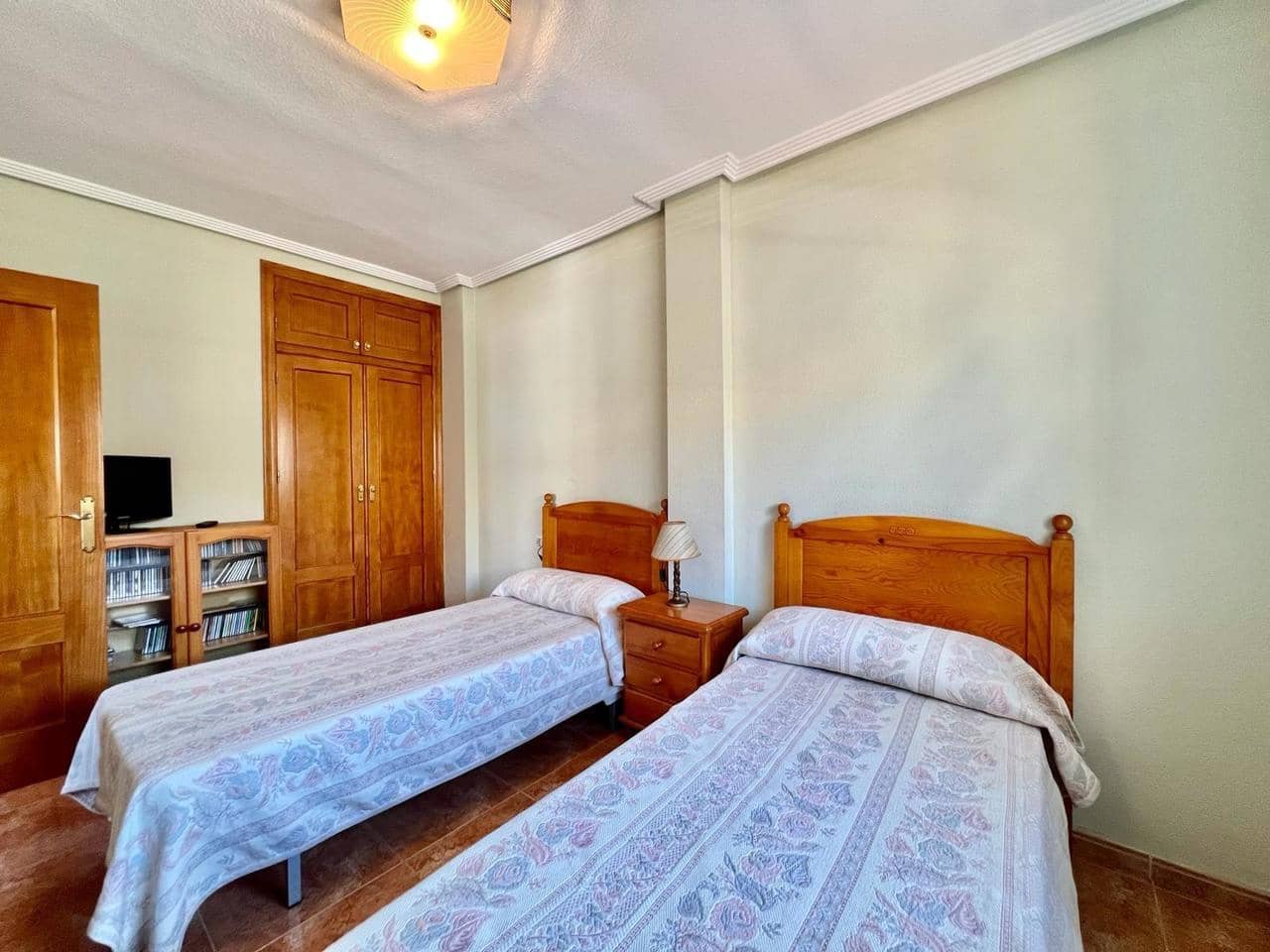 2 chambre Bungalow à vendre à Torrevieja avec piscine - 149 900 € (Ref: 9928887)