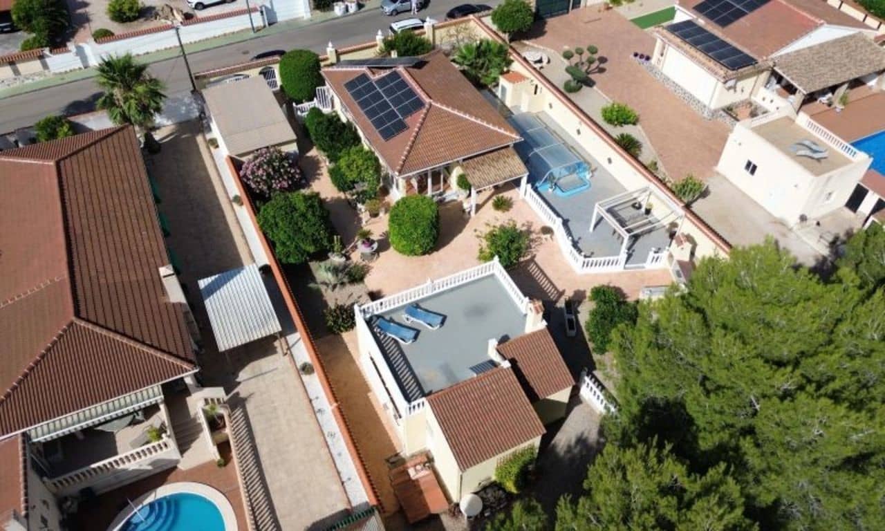 4 soveværelse Villa til salg i Pinar de Campoverde - € 429.000 (Ref: 9928893)