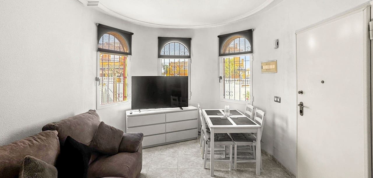 2 bedroom Townhouse for sale in Torrevieja - € 179,000 (Ref: 9930354)