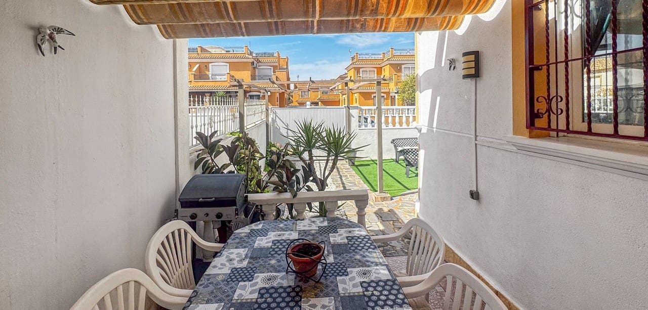 2 bedroom Townhouse for sale in Torrevieja - € 179,000 (Ref: 9930354)