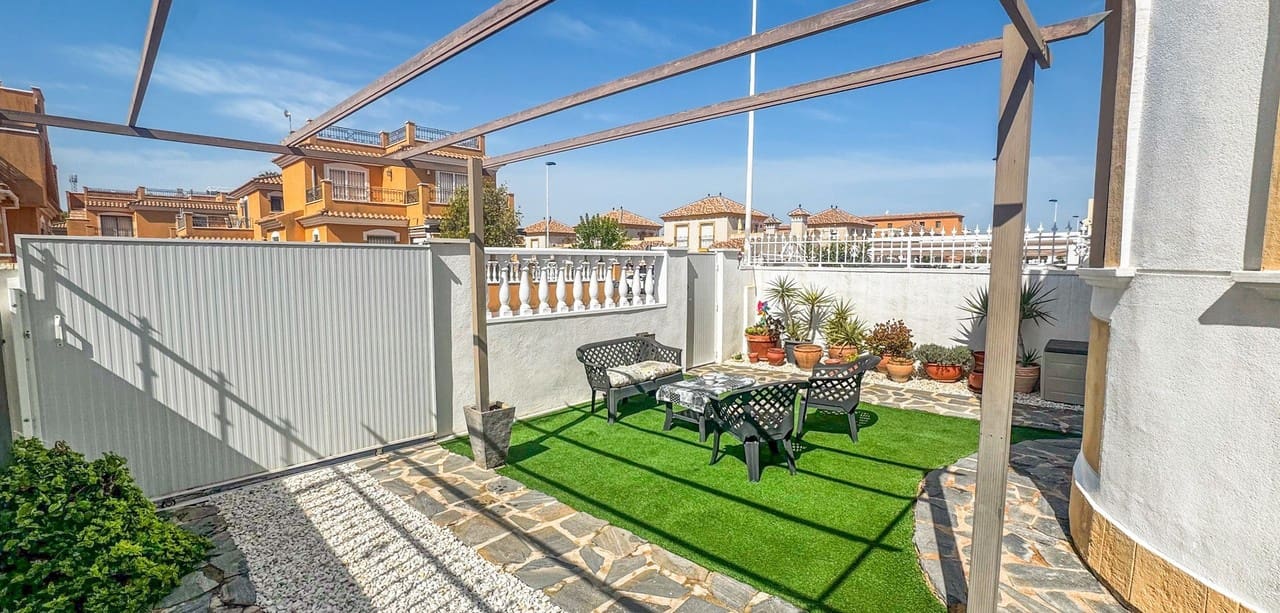 2 bedroom Townhouse for sale in Torrevieja - € 179,000 (Ref: 9930354)