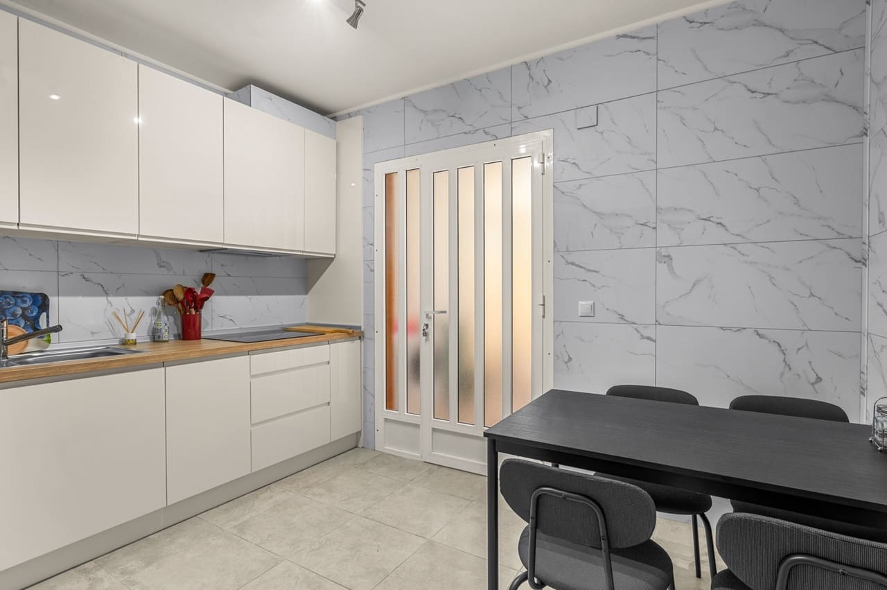 3 slaapkamer Appartement te koop in Los Urrutias met garage - € 150.000 (Ref: 9931275)