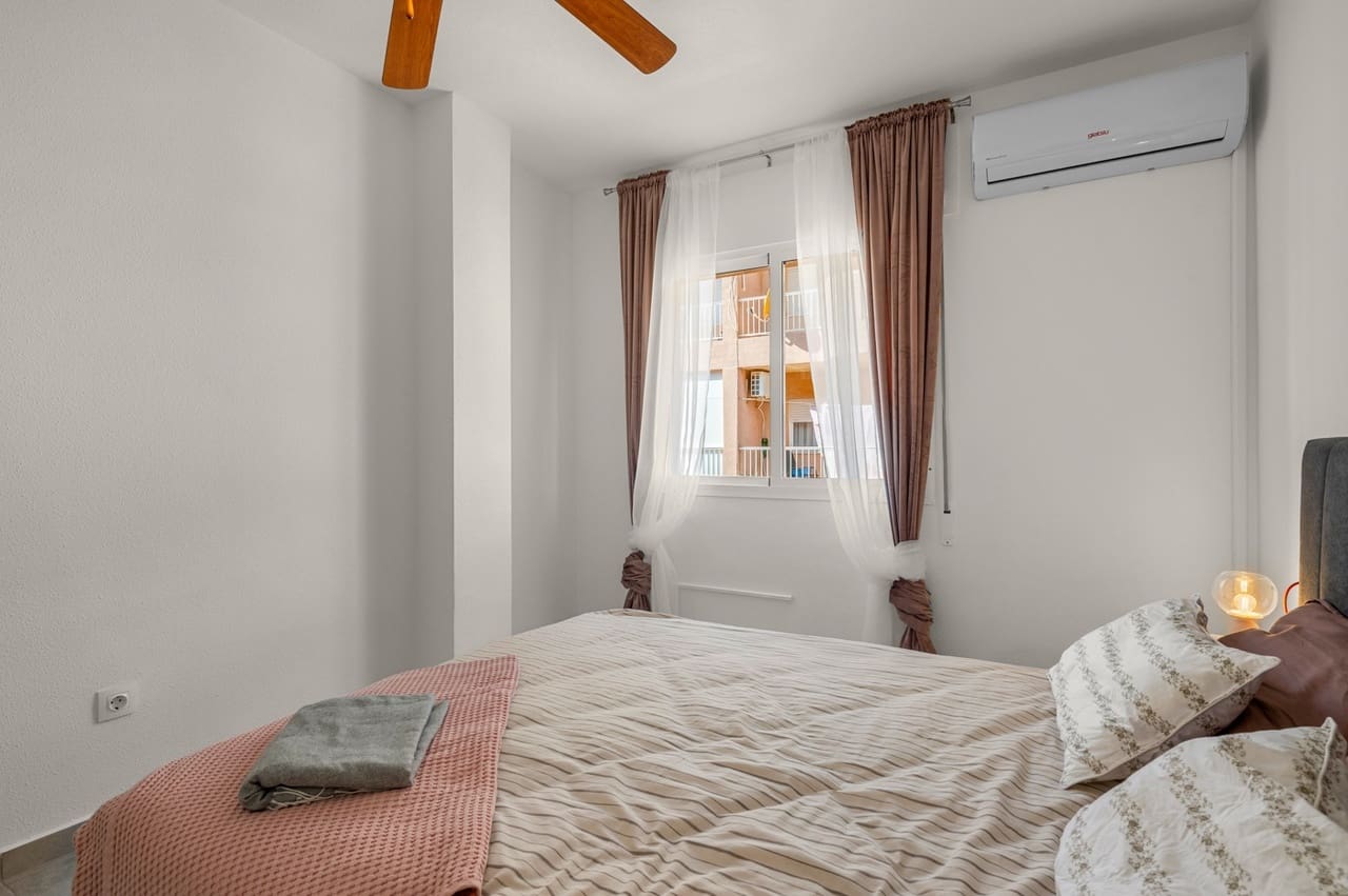 3 slaapkamer Appartement te koop in Los Urrutias met garage - € 150.000 (Ref: 9931275)