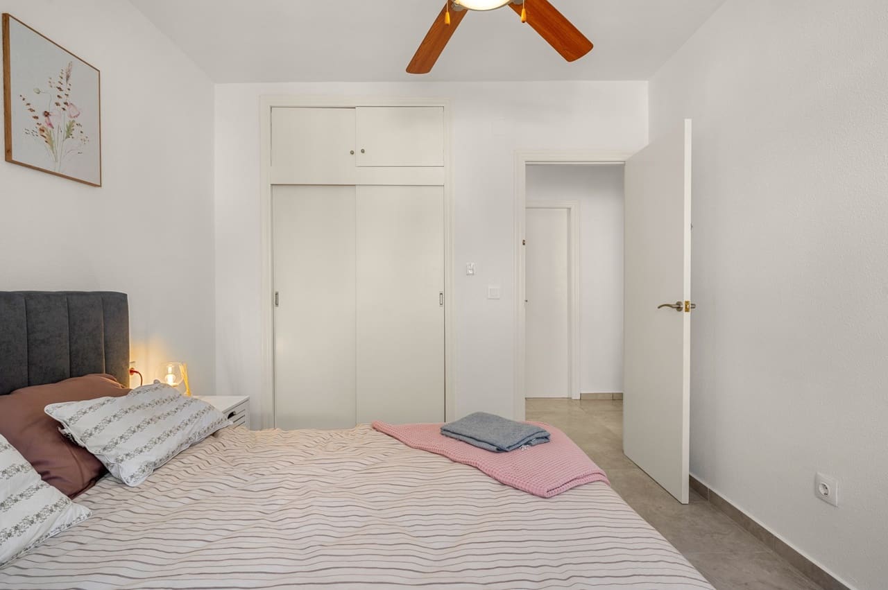 3 slaapkamer Appartement te koop in Los Urrutias met garage - € 150.000 (Ref: 9931275)