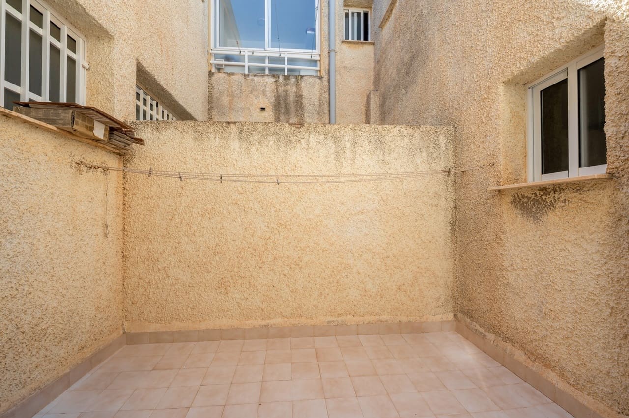 3 slaapkamer Appartement te koop in Los Urrutias met garage - € 150.000 (Ref: 9931275)