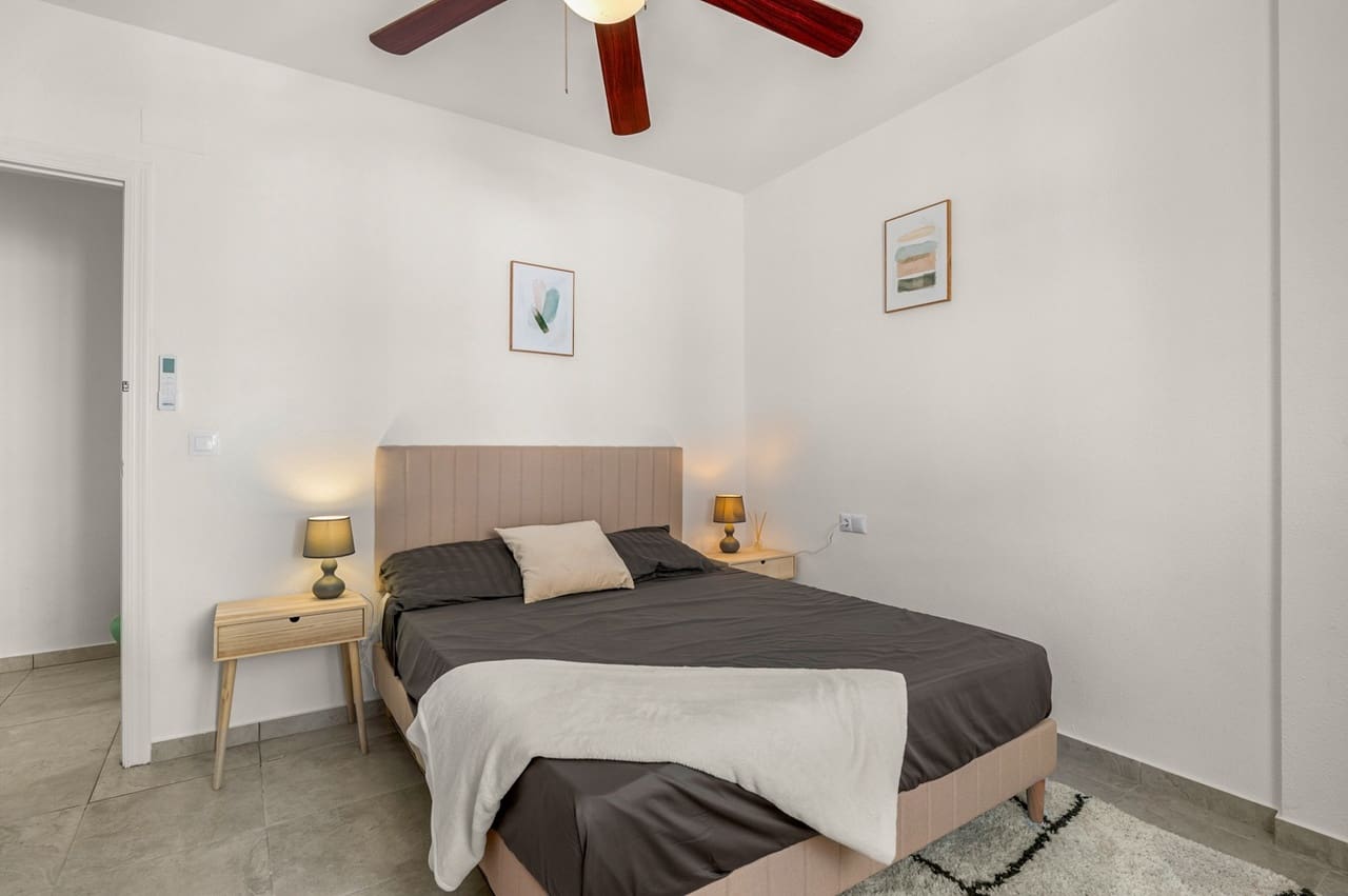 3 slaapkamer Appartement te koop in Los Urrutias met garage - € 150.000 (Ref: 9931275)