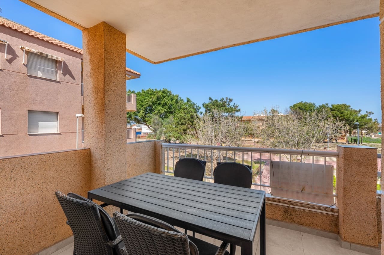 3 slaapkamer Appartement te koop in Los Urrutias met garage - € 150.000 (Ref: 9931275)
