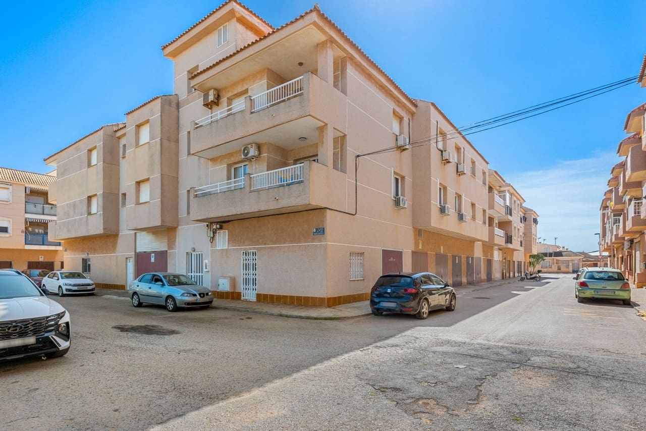 3 slaapkamer Appartement te koop in Los Urrutias met garage - € 150.000 (Ref: 9931275)